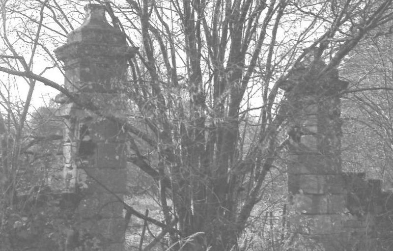 1974_bithaine_portail_sur_route